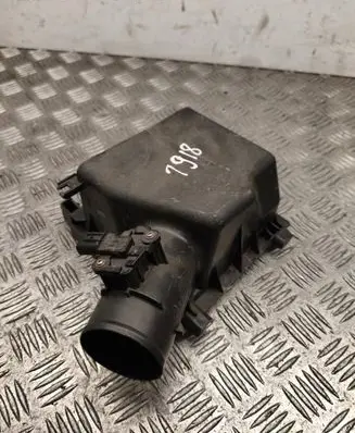 Toyota Prius (XV60) Air filter box 1781224020
