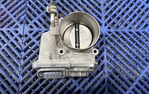 Lexus IS III XE30 Throttle valve 2203036030 3F28 0298