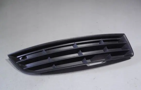 Volkswagen PASSAT B6 Front bumper lower grill 3C0853666