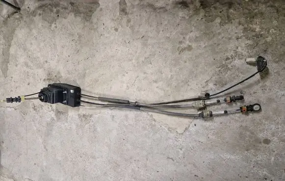 Citroen C5 Gear shifter/selector 9683949180