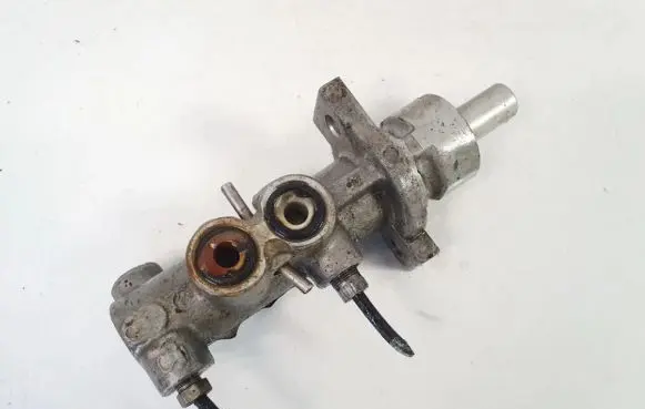 Citroen Xsara Picasso Master brake cylinder 221710