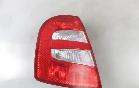 Skoda Fabia Mk1 (6Y) Rear/tail lights 6Y6945111B 6Y6945095B