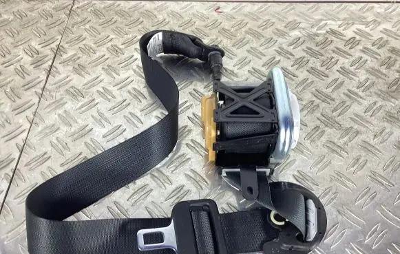 Infiniti FX Front seatbelt TKAH2EG512