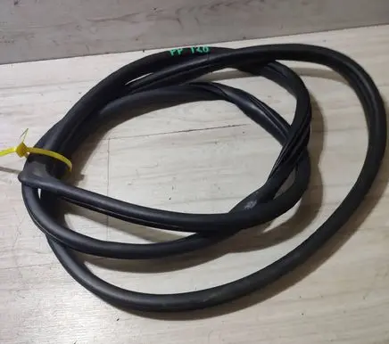 Hyundai i20 (GB IB) Front door rubber seal 2P30