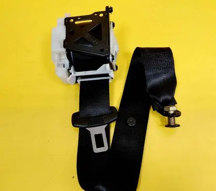 Audi A4 S4 B6 8E 8H Rear seatbelt 8E5857805E