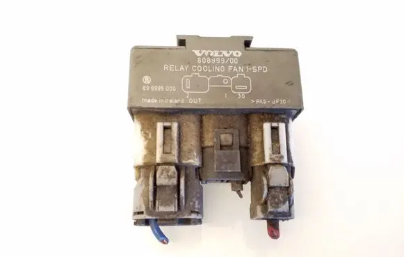 Volvo S40, V40 Glow plug pre-heat relay 80899900 899995000