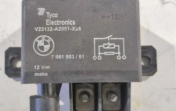 BMW X6 E71 Combustion relay 7661503 441251 V23132A2001X26