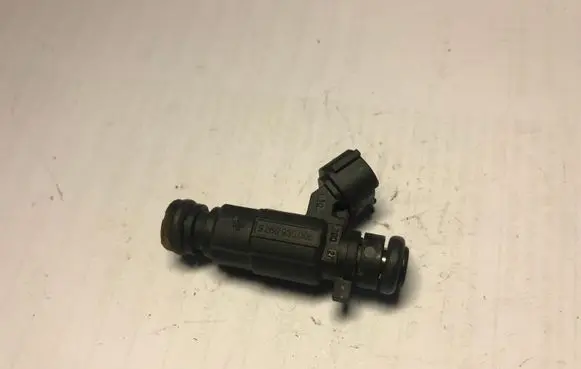 Hyundai Matrix Fuel injector 9260930006 3531022600