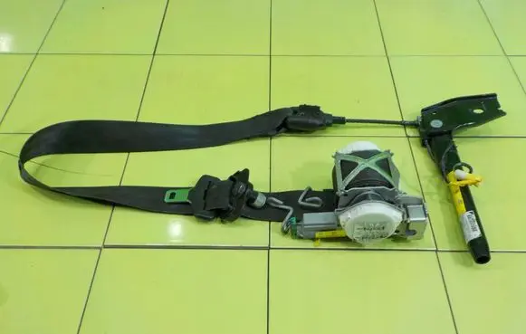 Alfa Romeo Giulietta Front seatbelt 34056584F BEZPIECZENSTWA