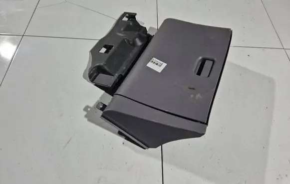 Nissan Almera Tino Glove box 68108BU700