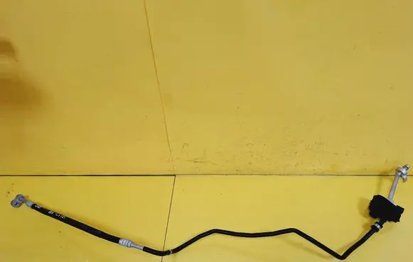Volkswagen PASSAT B5 Air conditioning (A/C) pipe/hose 3B1260712D