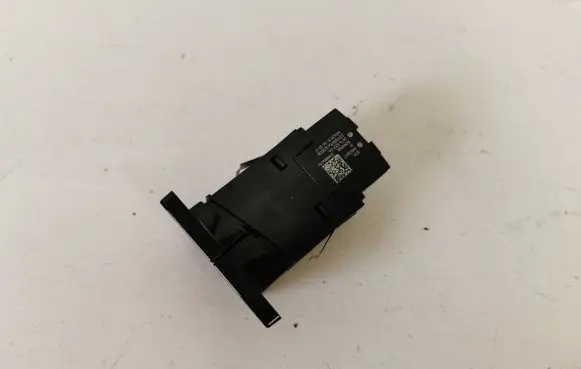 BMW 5 G30 G31 Hazard light switch 6993047