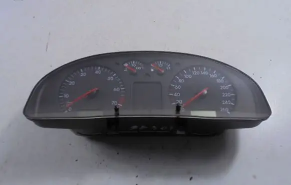 Volkswagen PASSAT B5 Speedometer (instrument cluster) 3B1919860