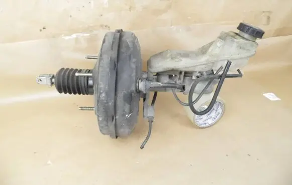 Toyota Corolla E120 E130 Brake booster LSH65 305R