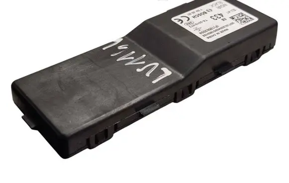 Opel Corsa E Door central lock control unit/module 13503204 F00HJ00487