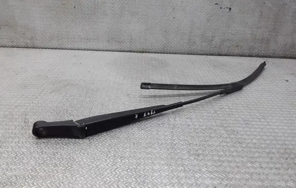 Opel Zafira B Windshield/front glass wiper blade 13145565