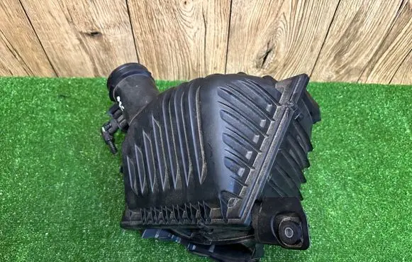 BMW X2 F39 Air filter box 8513916