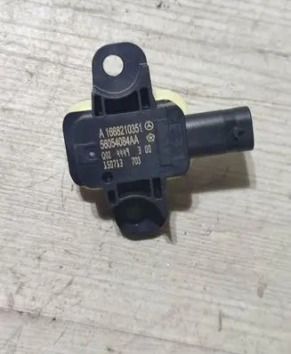 Mercedes-Benz GLA W156 Airbag deployment crash/impact sensor A1668210351 56054084AA
