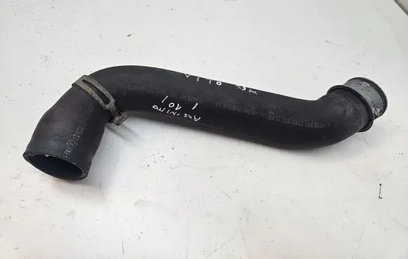 Mercedes-Benz Vito Viano W639 Engine coolant pipe/hose A6395017382