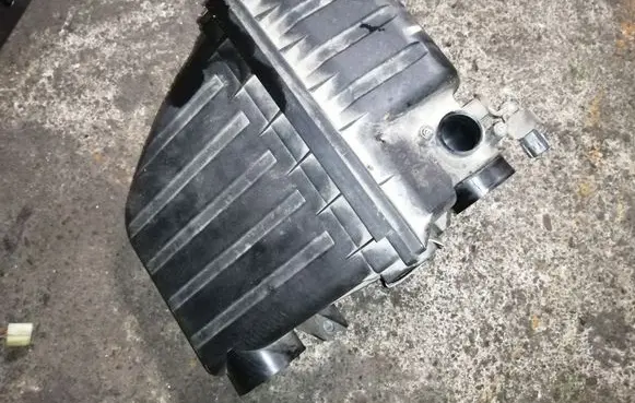 Suzuki Ignis Air filter box