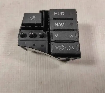 Toyota Prius (XW30) Other switches/knobs/shifts 75D802 8024p99