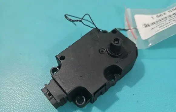 Mercedes-Benz S W222 A/C air flow flap actuator/motor HEUT0045K IMPRK1562059