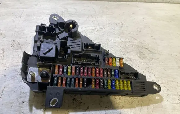 BMW 5 E60 E61 Fuse box set 518956057 9138830