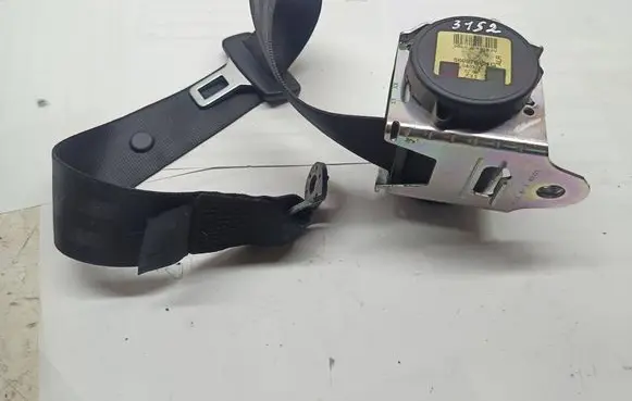 Middle seatbelt (rear)