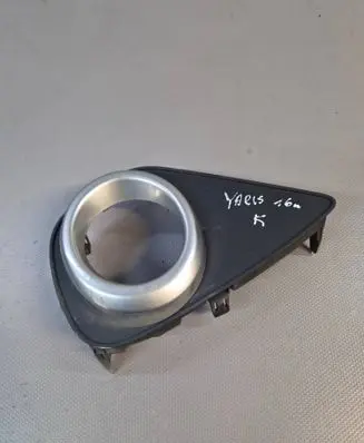 Toyota Yaris Front fog light trim/grill 520400D050 814820D270 521260D040