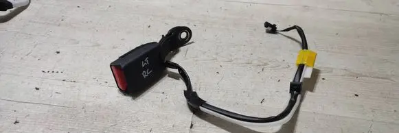 Lexus RC Rear seatbelt buckle