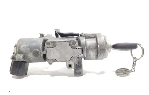 Toyota Avensis T250 Ignition lock 450200504