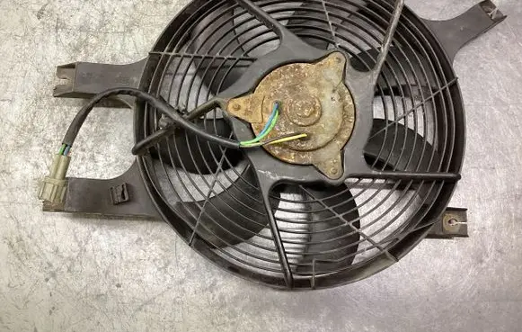 Nissan X-Trail T30 Air conditioning (A/C) fan (condenser) 