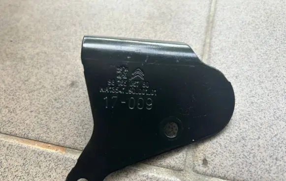 Citroen Jumper Bracket in trunk/boot 9816506780