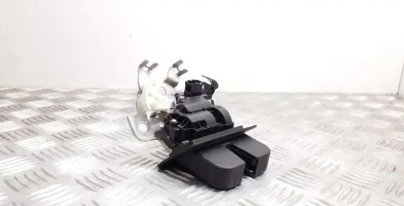 Loading door lock
