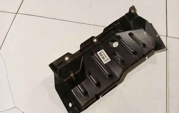 Nissan Almera Tino Engine splash shield/under tray 