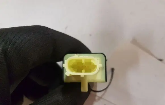 Toyota Avensis T270 Airbag deployment crash/impact sensor 898312820 727E5QD29
