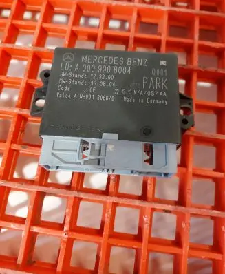 Mercedes-Benz E W212 Parking PDC control unit/module A0009008004