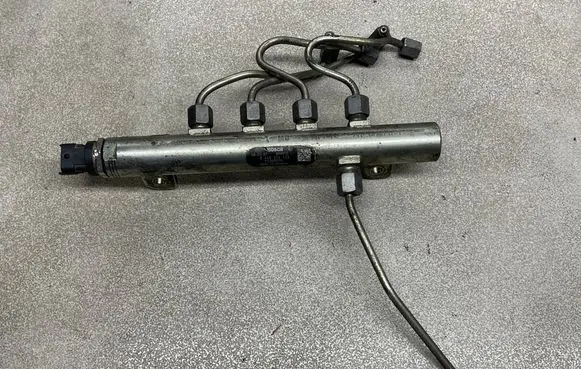 Opel Vectra C Fuel main line pipe 55209575