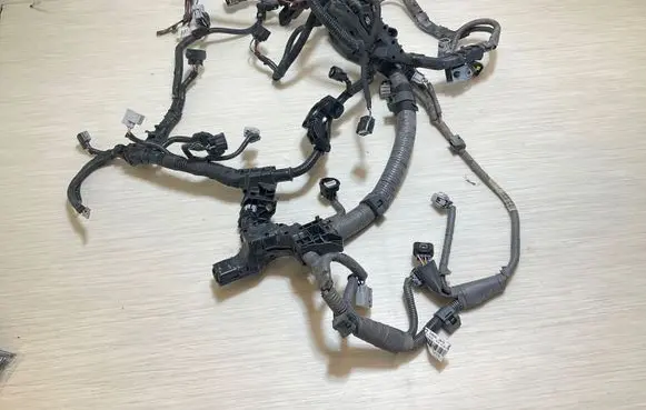Toyota Auris E210 Engine installation wiring loom 265637 30102018 82121