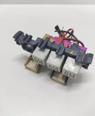 Audi A8 S8 D3 4E Fuse module 8A0937530