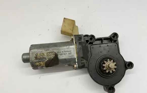 Volvo S80 Front door window regulator motor 0130821760