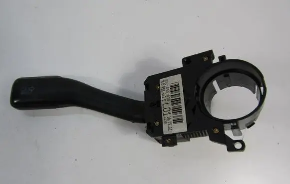 Volkswagen PASSAT B5.5 Indicator stalk 8L0953513G