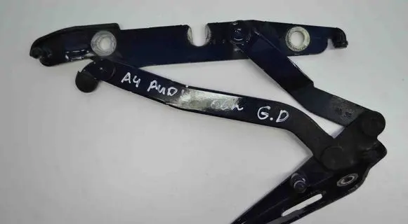 Audi A4 S4 B7 8E 8H Tailgate/trunk/boot hinge 8E5827302C