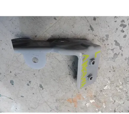 Renault Arkana Fender mounting bracket