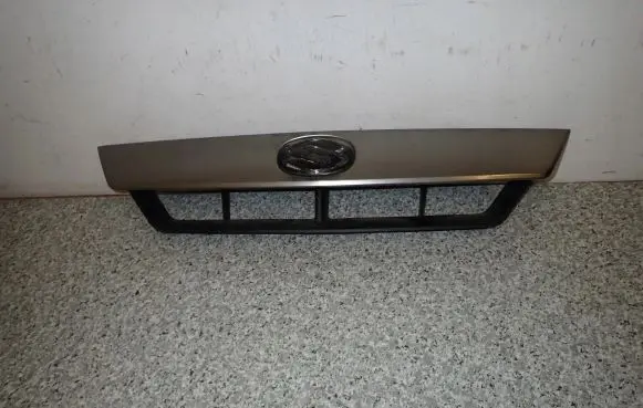 Suzuki Liana Front grill