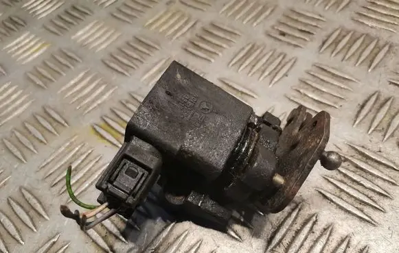 Mercedes-Benz E W210 Acceleration sensor A0125423317 0125423317