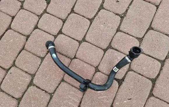 Toyota Supra A90 Engine coolant pipe/hose 8654812