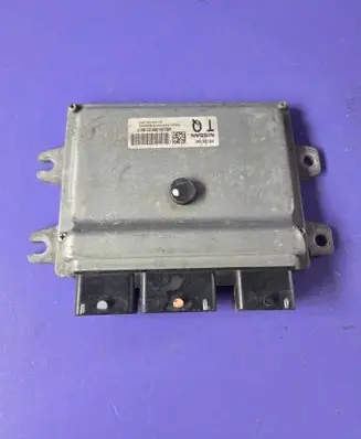 Nissan Qashqai+2 Engine control unit/module MEC93390 MEC93390C1