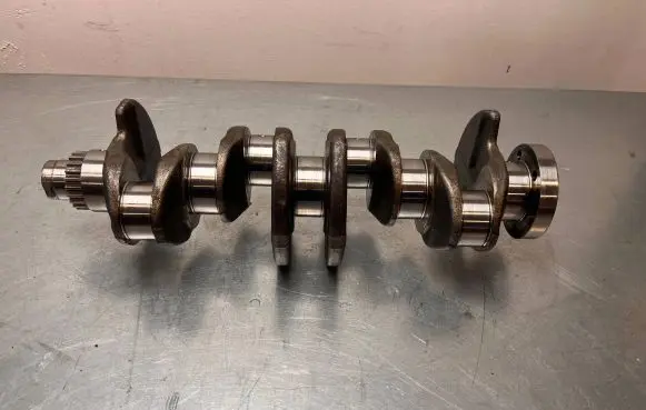 Volkswagen Golf VI Crankshaft 