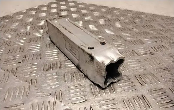 Audi A6 S6 C6 4F Front bumper mounting bracket 4F0807133 606360
